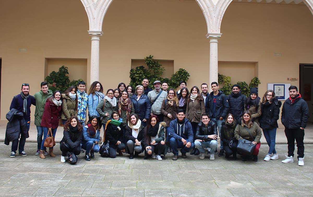 Los alumnos de la Facultad de Turismo de Málaga en el Convento de Santo Domingo.