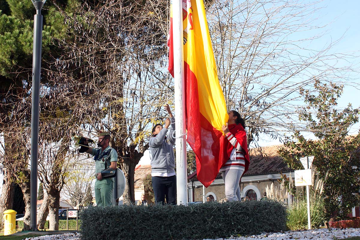 Durante el acto se procederá al izado de la bandera de España.