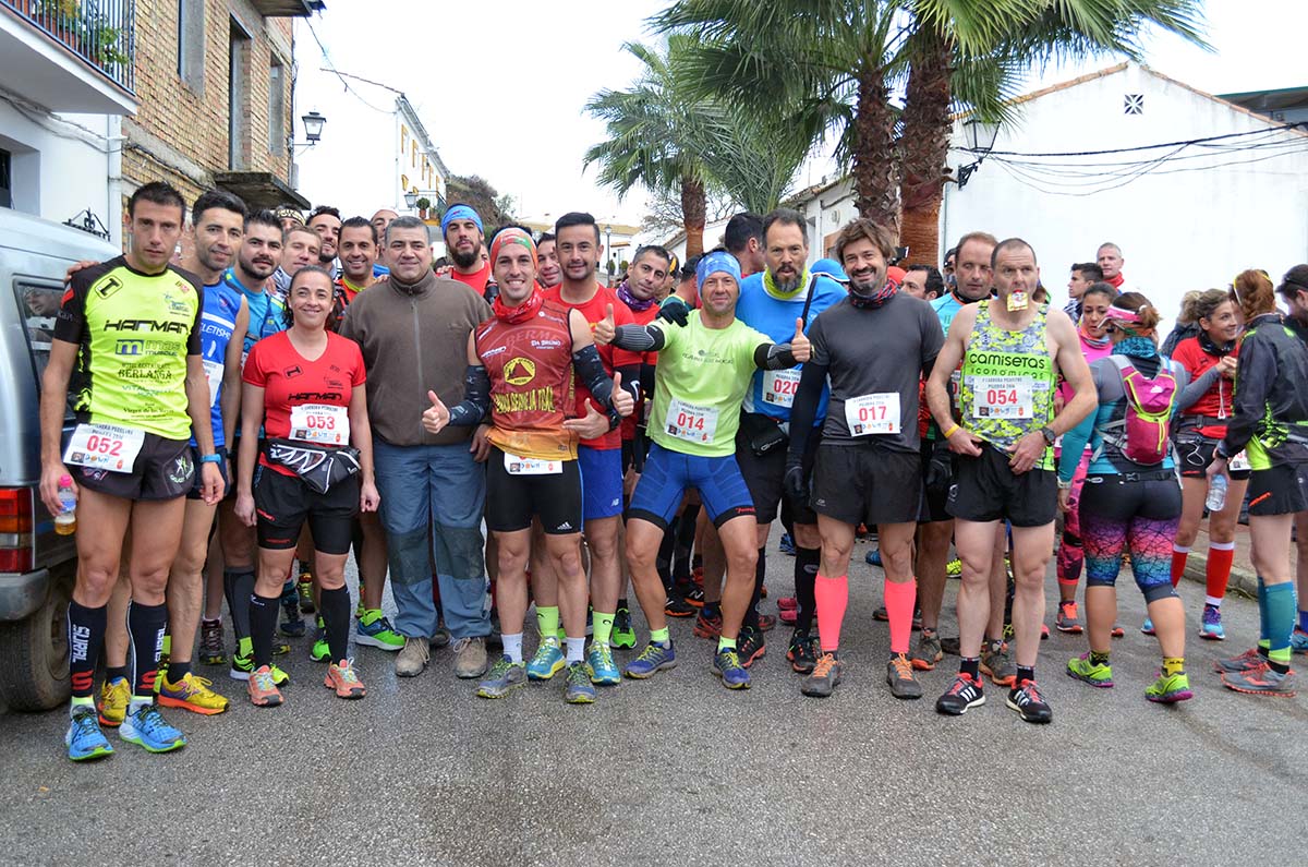 Momento de la salida de la carrera de este año en Pujerra.