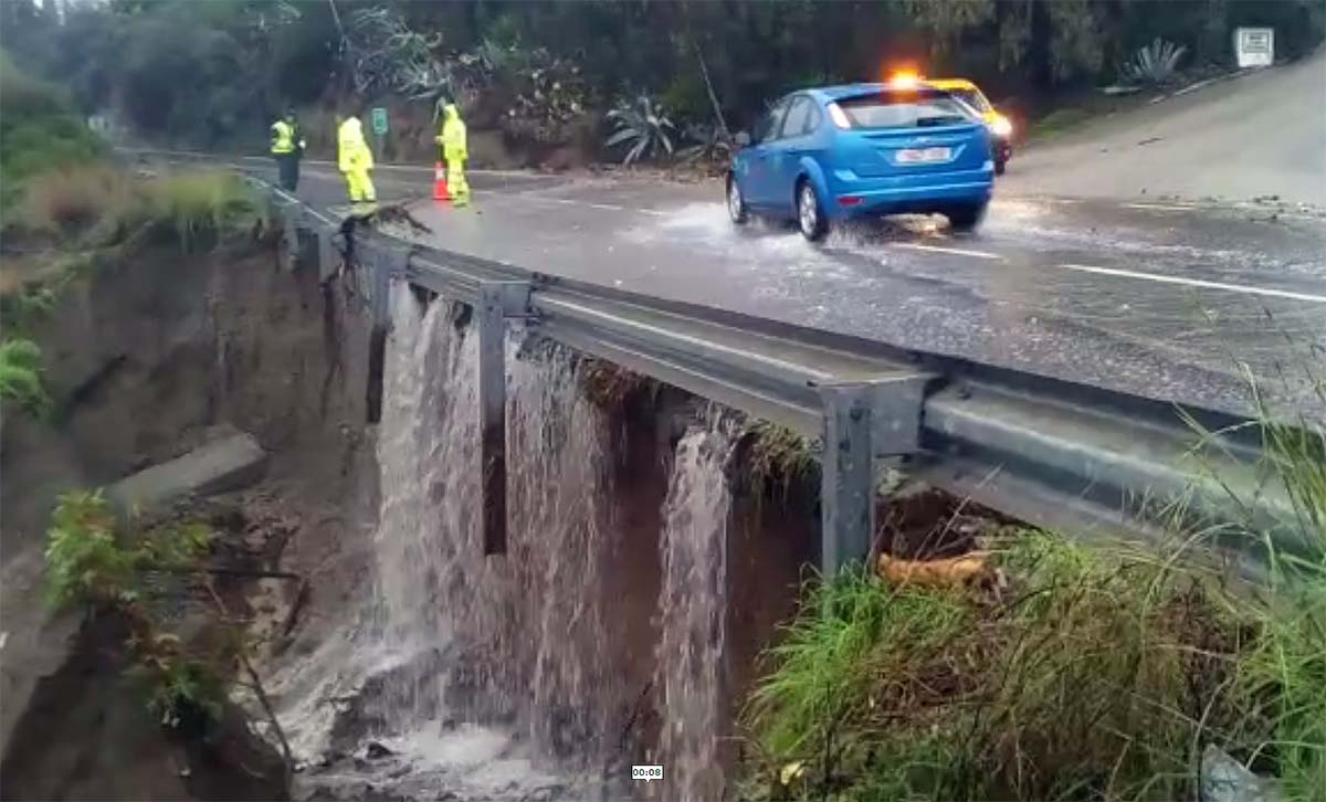 Las intensas lluvias arrastraron la base de la carretera Ronda-San Pedro en el kilómetro 45.