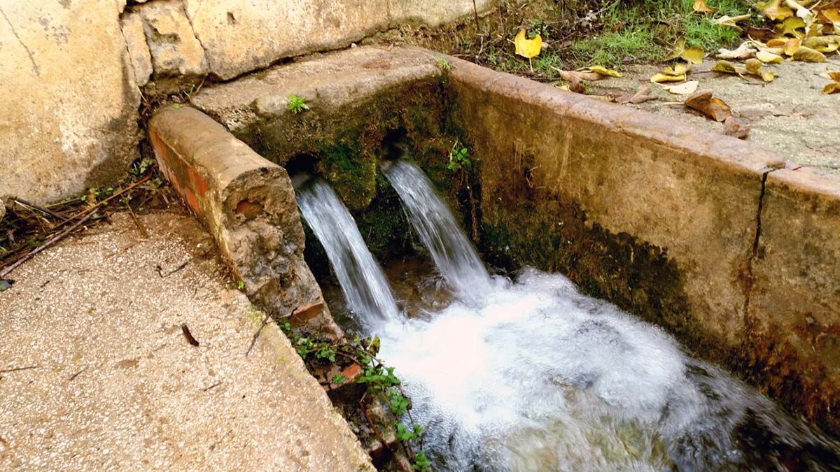 Los dos caños de agua han recuperado su caudal habitual.
