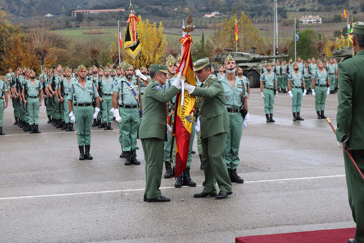 Momento en el que se produce el relevo entre ambos coroneles.