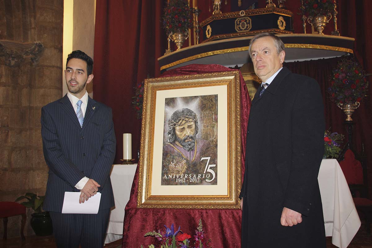 El autor del cartel (izquierda) y el hermano mayor de Padre Jesús.