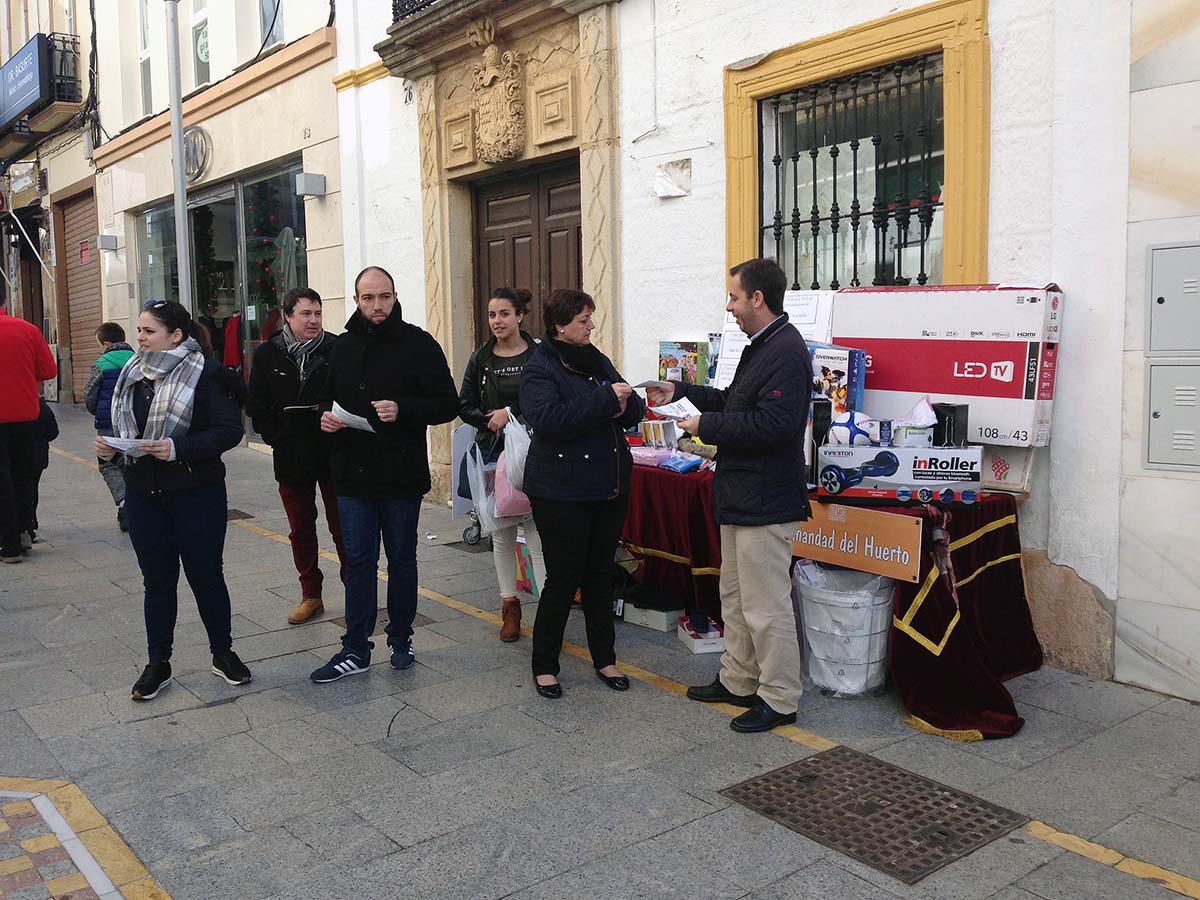 La Hermandad del Huerto sorteará este jueves la Gran Cesta de Reyes valorada en 3.000 euros
