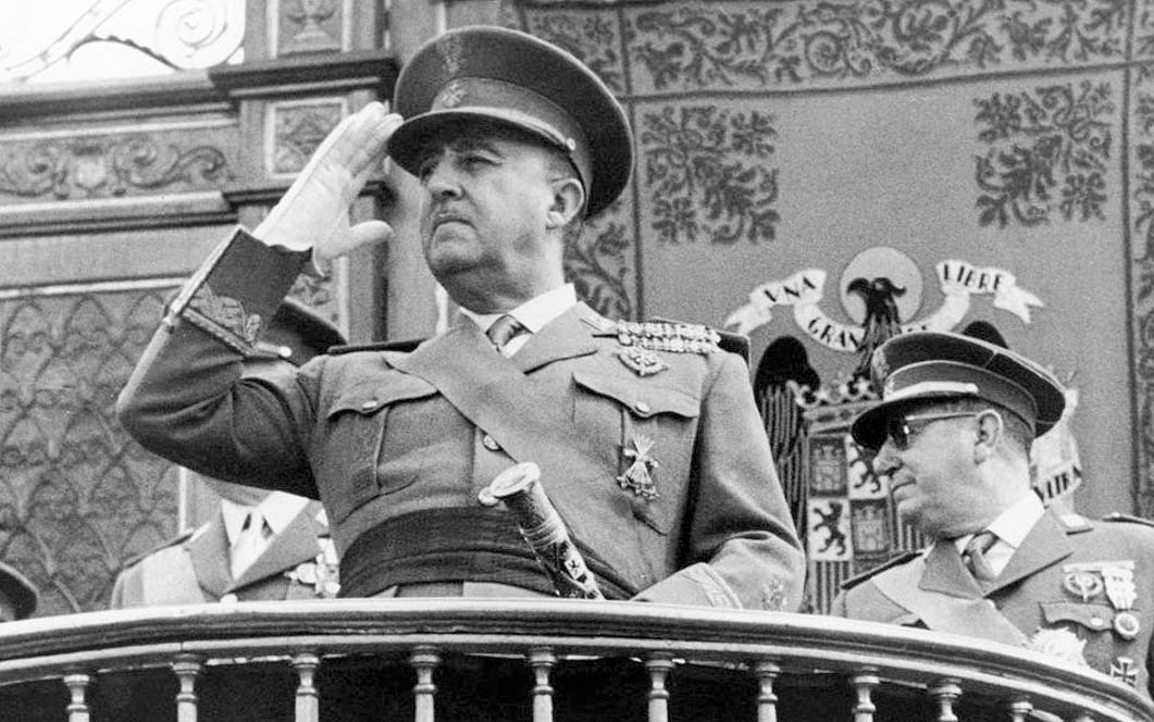 El Pleno Municipal le concedió estos honores en 1067 cuando Franco era jefe de Estado.