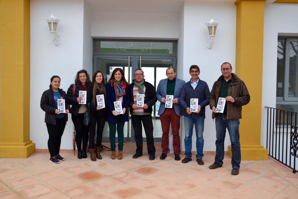 La diputada junto a alcaldes y responsables de municipios serranos.