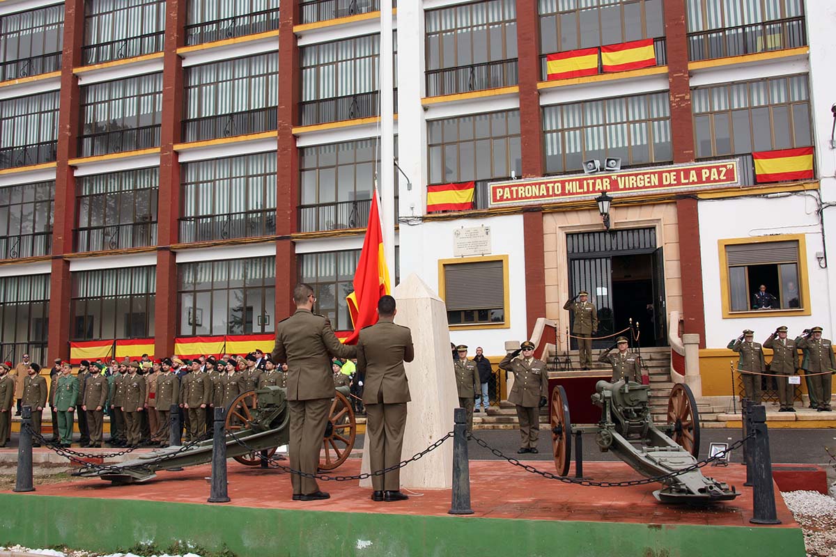 Celebración de la festividad de la Virgen de la Paz en el Patronato Militar de Ronda.