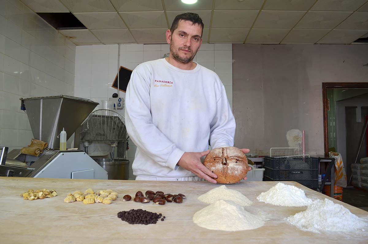 La Panadería la Pujerreña elabora este rico pan hecho con harina de castaña.