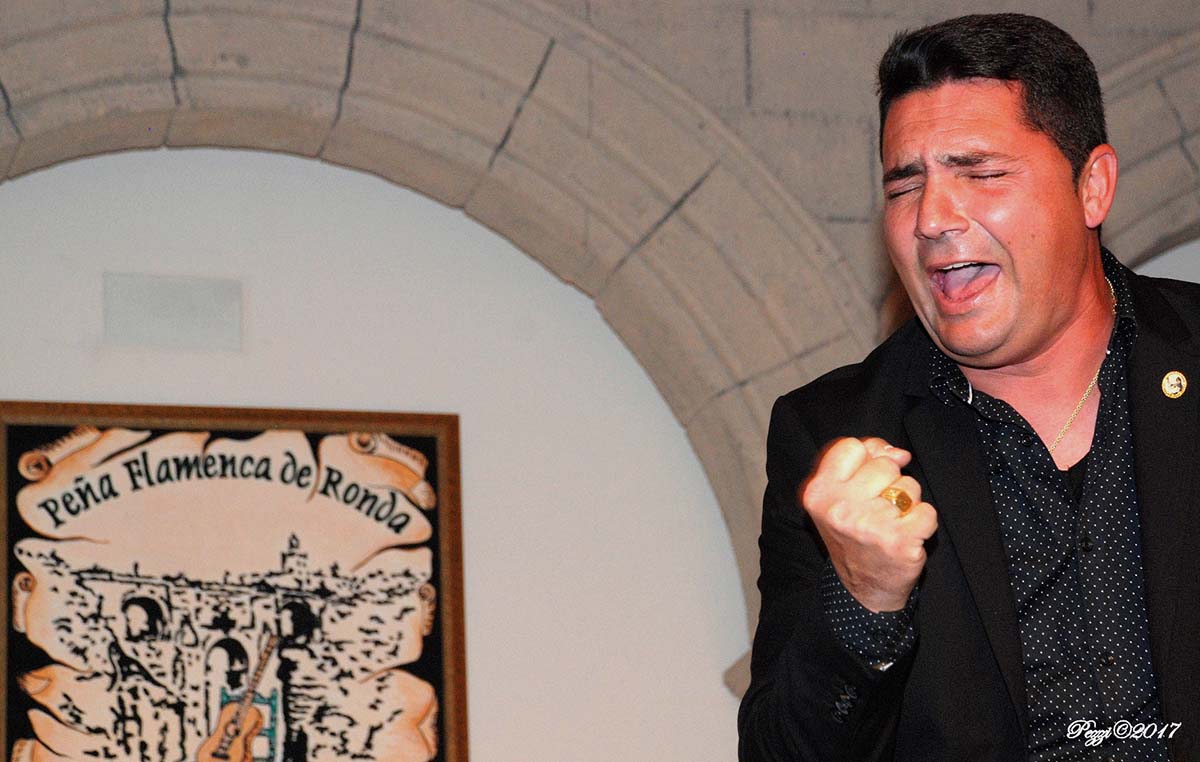 Actuación de Juan Berrocal Sánchez en una velada en la Peña Flamenca que fue de gran nivel.