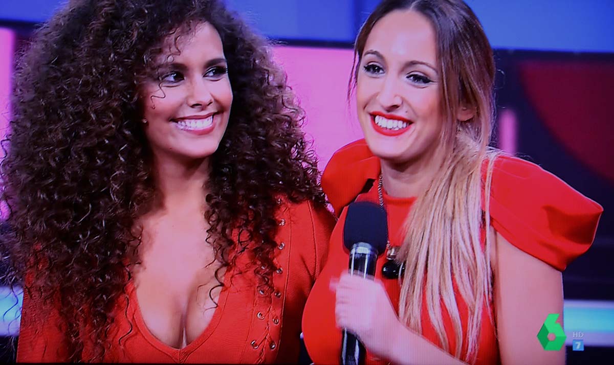 Roima Durán junto a la presentadora del programa Cristina Pedroche.
