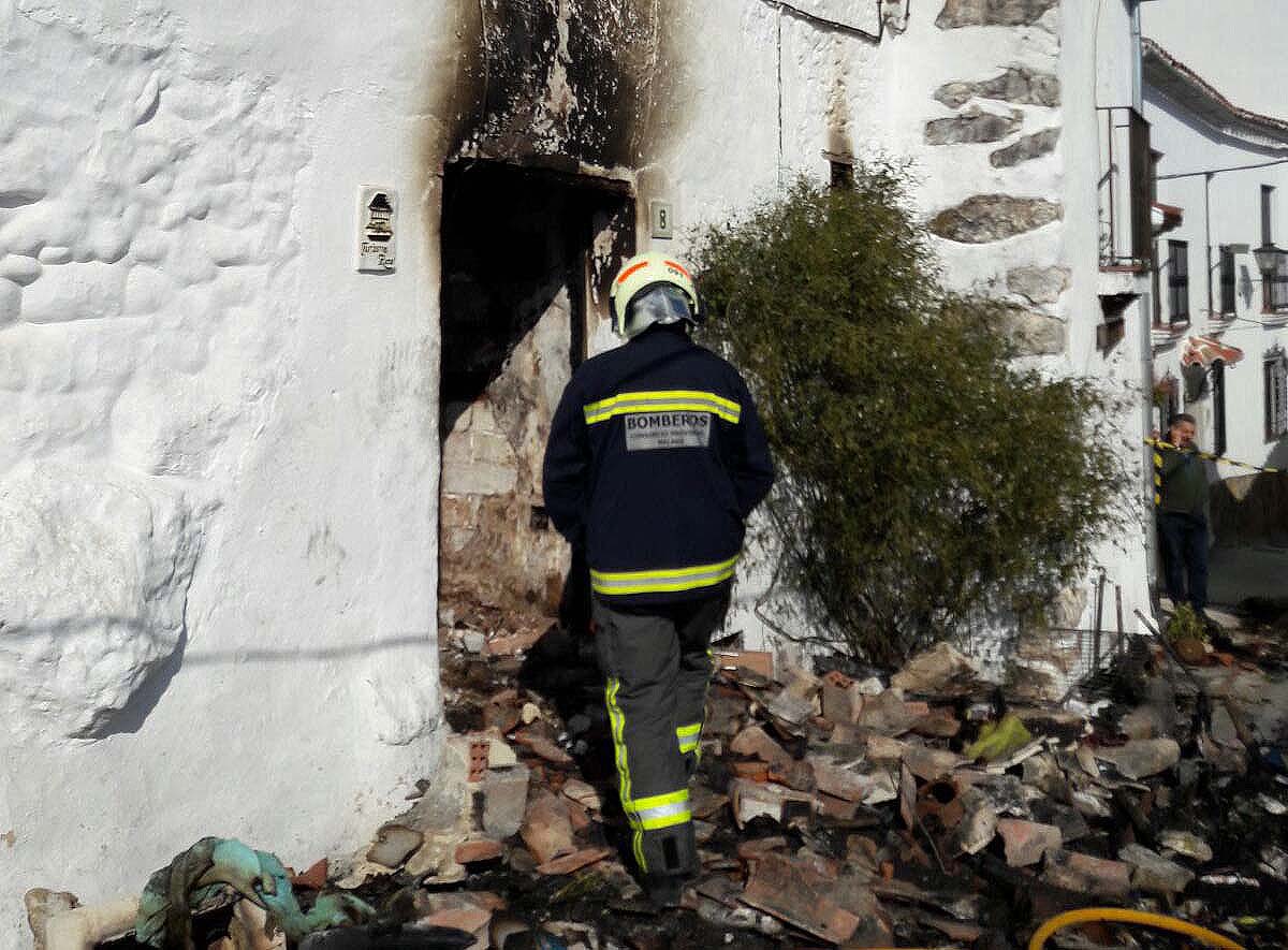 El techo de la vivienda se ha desplomado y la víctima estaba bajo los escombros.