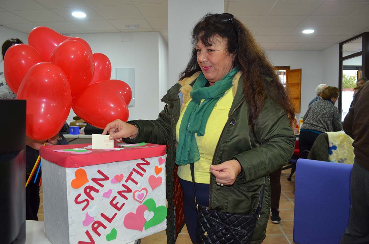 Los vecinos depositarán sus cartas en un buzón que se abrirá durante la merienda.
