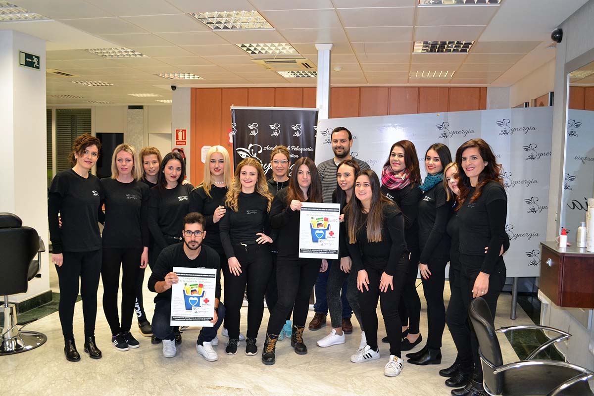 En esta iniciativa participarán todos los profesionales y alumnos de esta academia de peluquería.