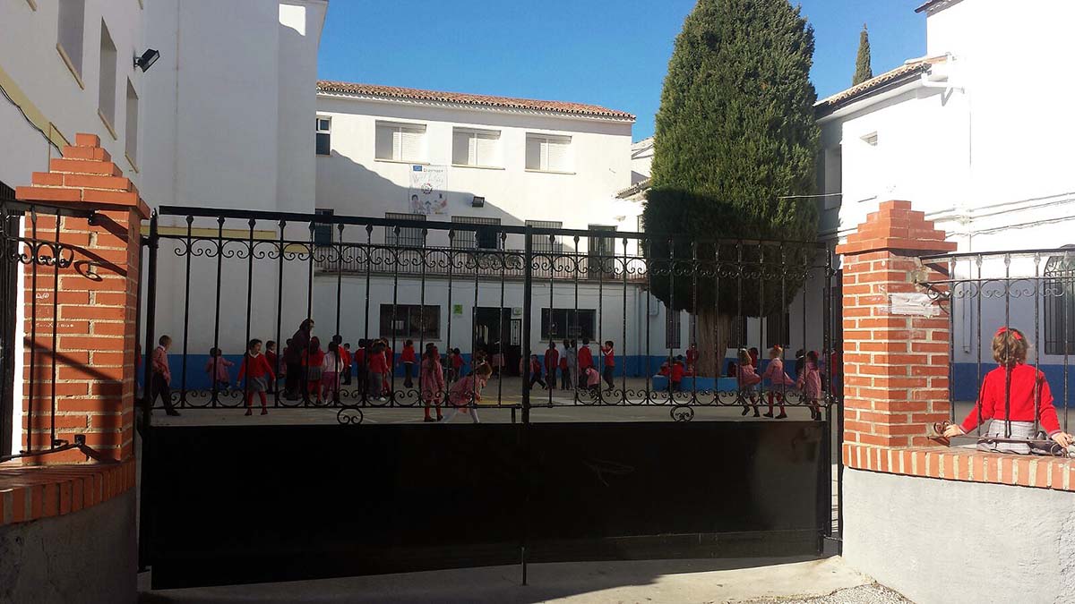 Los ladrones entraron durante la noche al centro educativo del barrio de San Francisco.