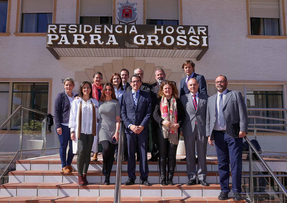 Responsables de la Fundación Unicaja, de Aura Cuidados y del Ayuntamiento han presentado el nuevo programa.