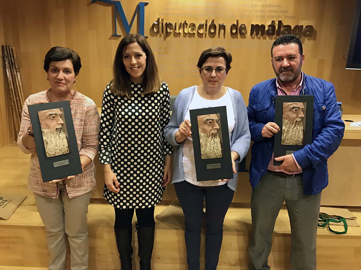 La diputada provincial y los alcaldes de los pueblos que participan en la ruta.