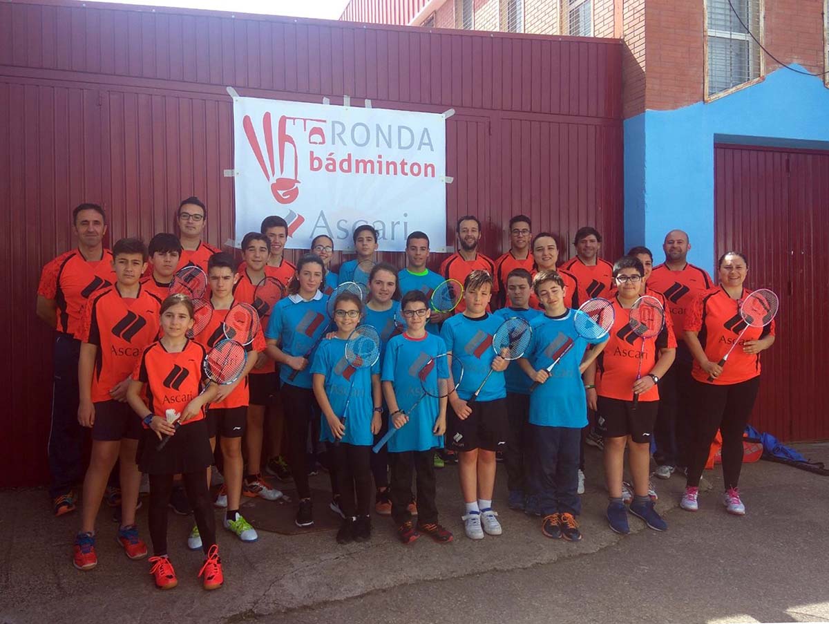 El Club Bádminton Ascari Ronda supera otra ronda y se acerca a la final del campeonato provincial