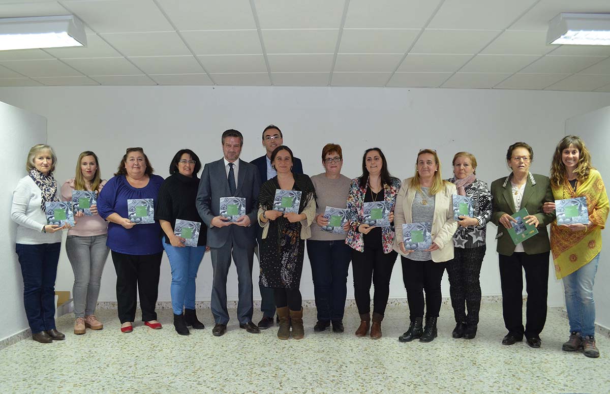 El recetario ha sido editado con los platos que elaboran de forma tradicional mujeres del pueblo.