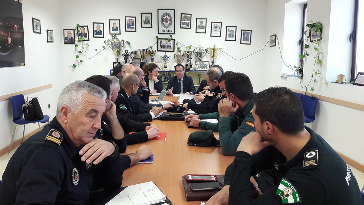 En la Junta Local de Seguridad se ha perfilado el traslado de pacientes y el dispositivo de la Semana Santa.