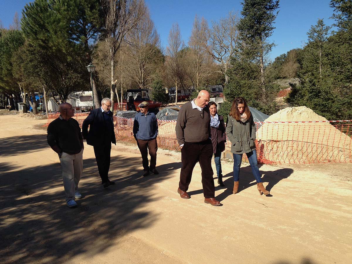 Diputados provinciales y responsables de Parauta recorren las obras.