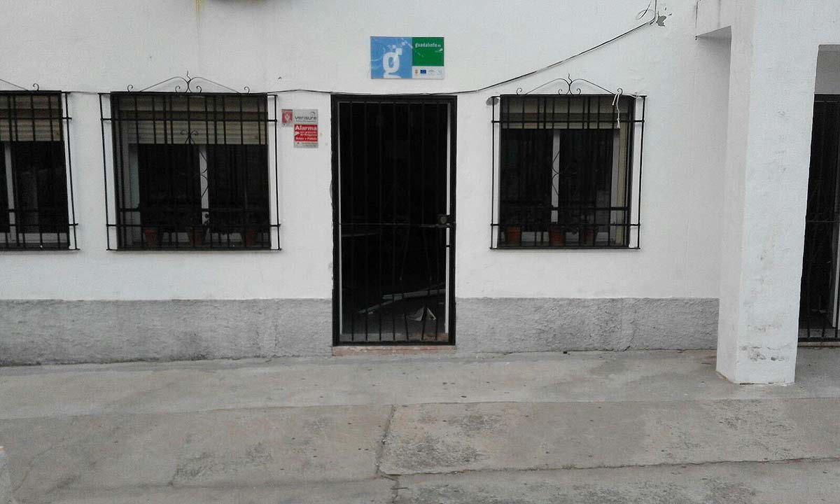 El centro Guadalinfo de Pujerra ha sido una de las instalaciones asaltadas.