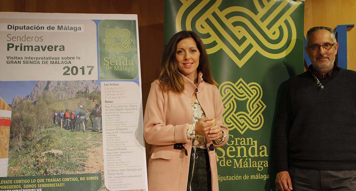 La diputada Marina Bravo y el montañero Antonio Calderón han presentado las rutas de la primavera.