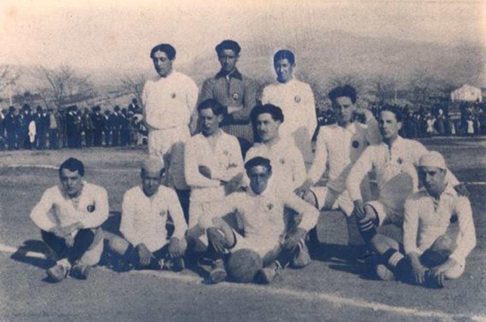 Berutich fue el fundador del Ronda FC, que después pasó a denominarse CD Ronda, el decano de la provincia de Málaga.