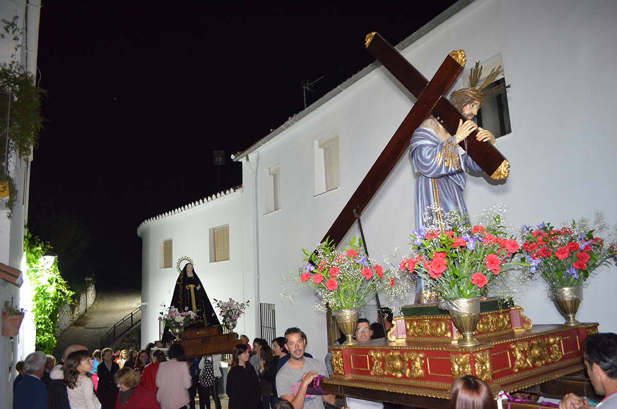 Los dos titulares recorrieron las calles del pueblo serrano.