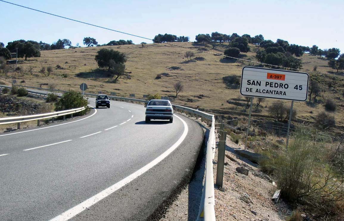 La carretera a la Costa será mejorada en distintas anualidades.