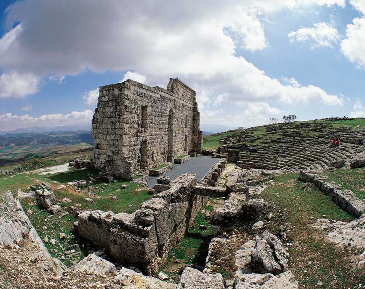El Teatro romano de Acinipo es uno de los mejor conservados de Andalucía.