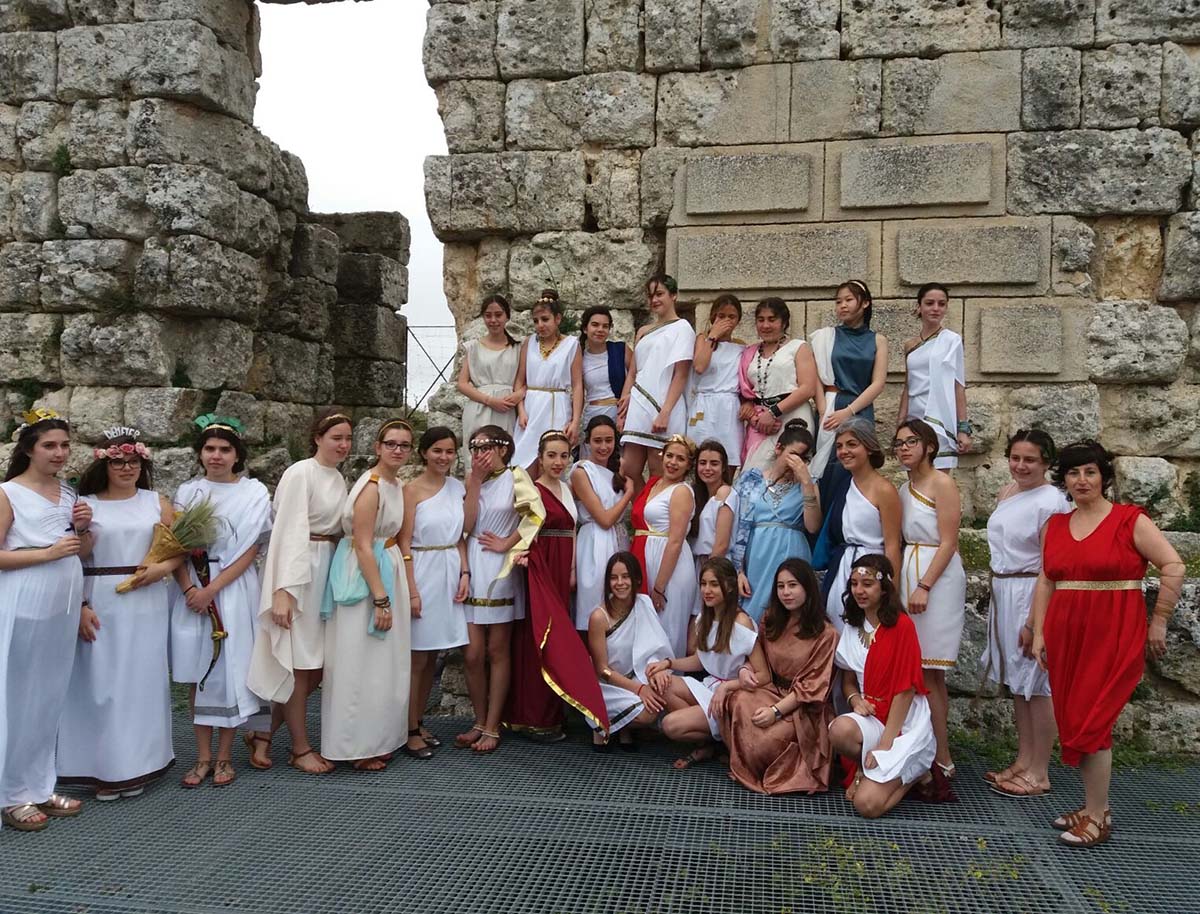 Alumnos y alumnas del Rodríguez Delgado han interpretado obras clásicas con vestimentas romanas.