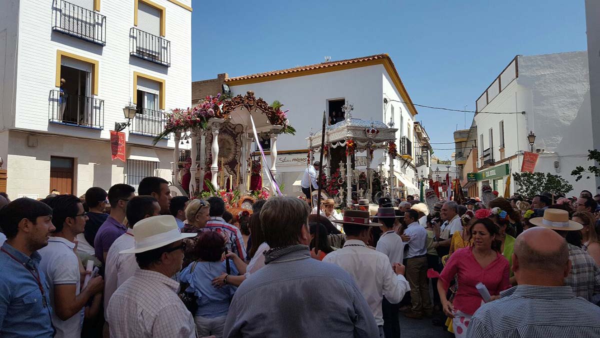 La hermandad rondeña en Coria, junto con otro Simpecado.