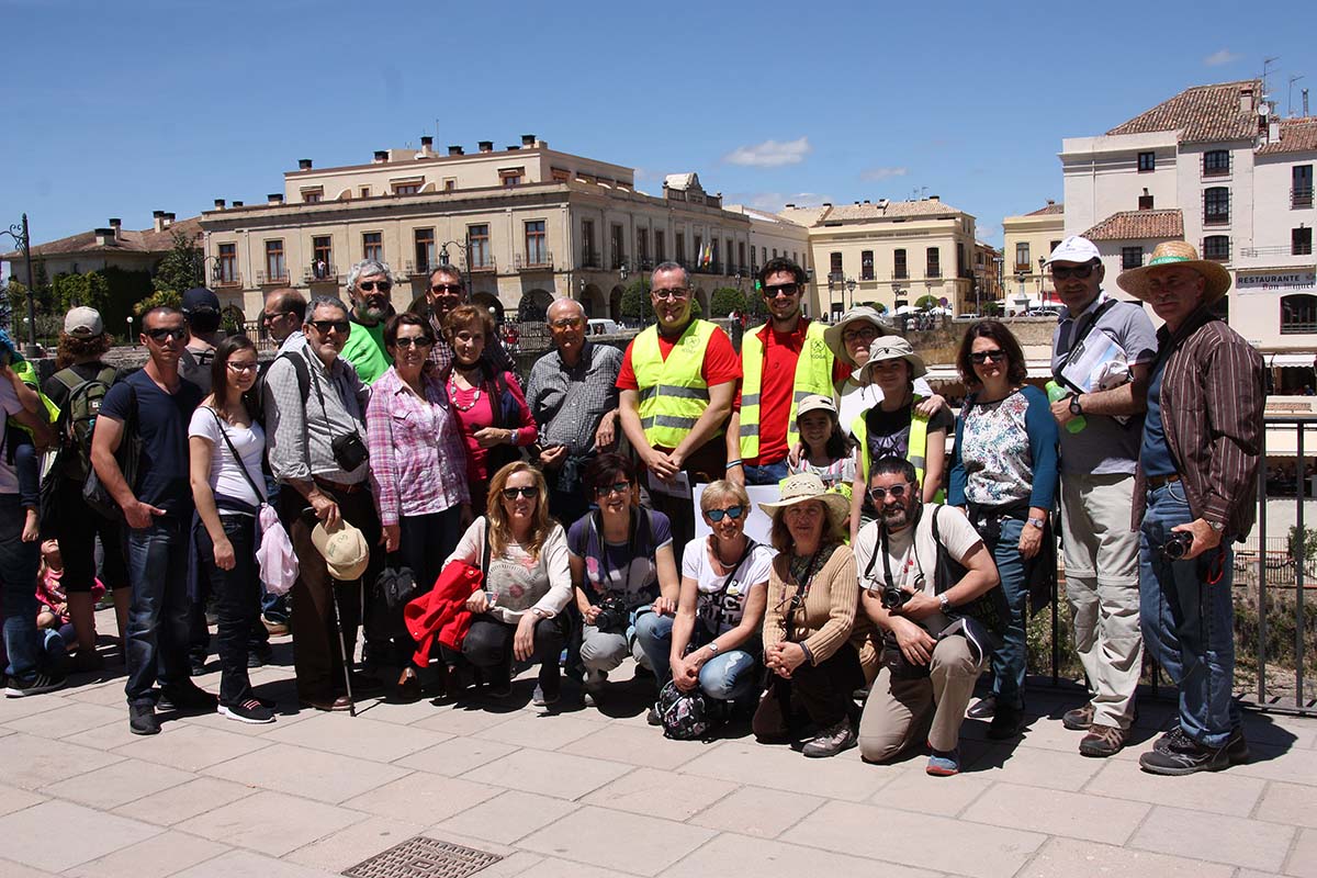 Uno de los grupos en la visita que han realizado al Puente Nuevo.