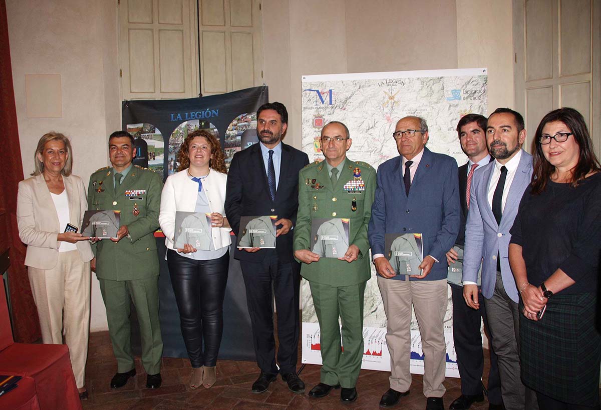 Diferentes autoridades civiles y militares se han dado cita en la presentación de la prueba que se ha celebrado en la Maestranza.