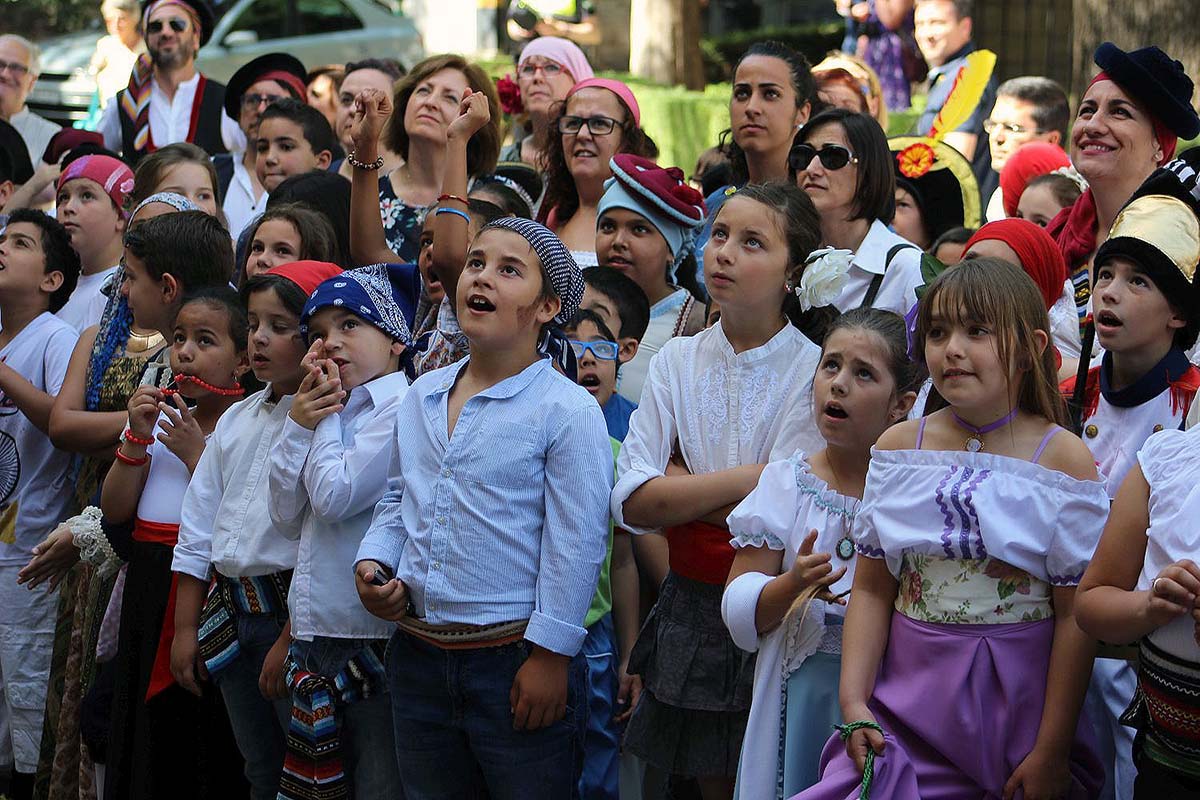 Los escolares han participado activamente en la jornada matinal de Ronda Romántica.