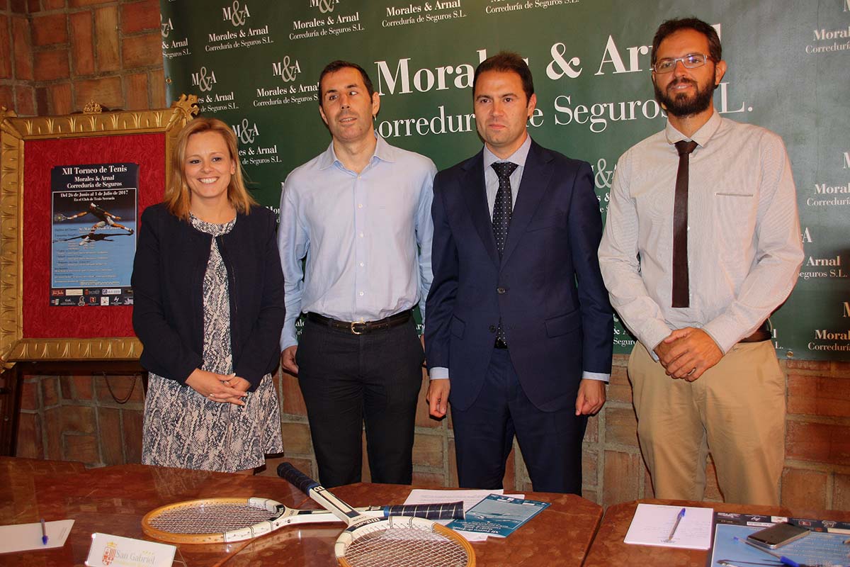 María José Sánchez, Marcelo Rosado, José Morales y Vicente Vives en la presentación.
