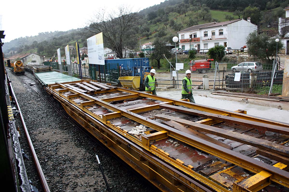 El tramo, incluido en el Corredor del Mediterráneo, acumula años de retraso.