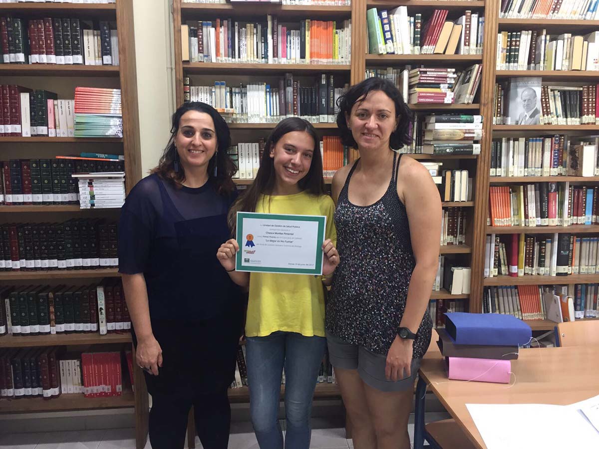 La alumna Chesca Morillas, del IES Gonzalo Huesa, gana el concurso de carteles ‘Lo mejor es no fumar’