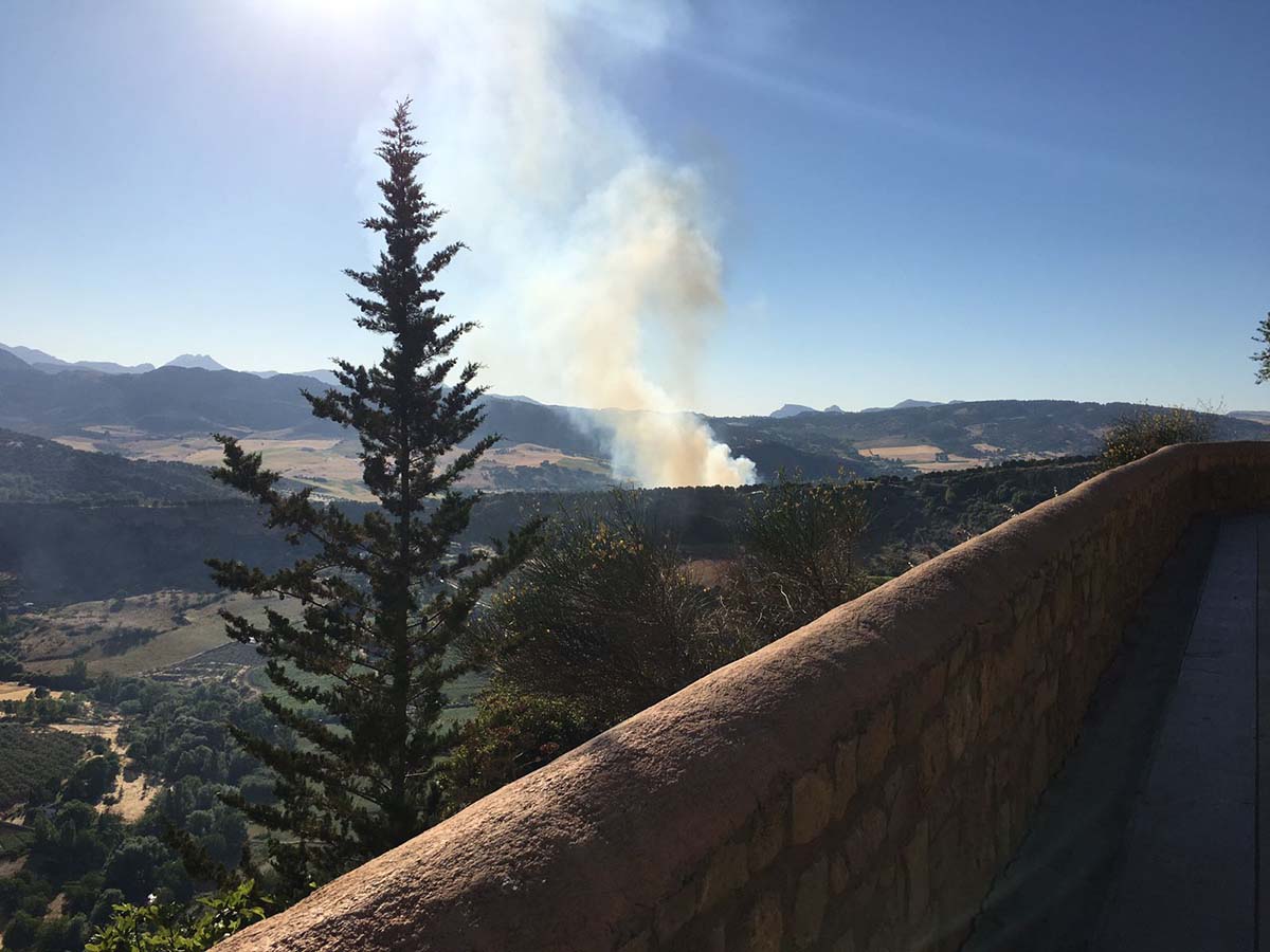 El humo del conato se podía divisar desde las cornisas de Ronda.