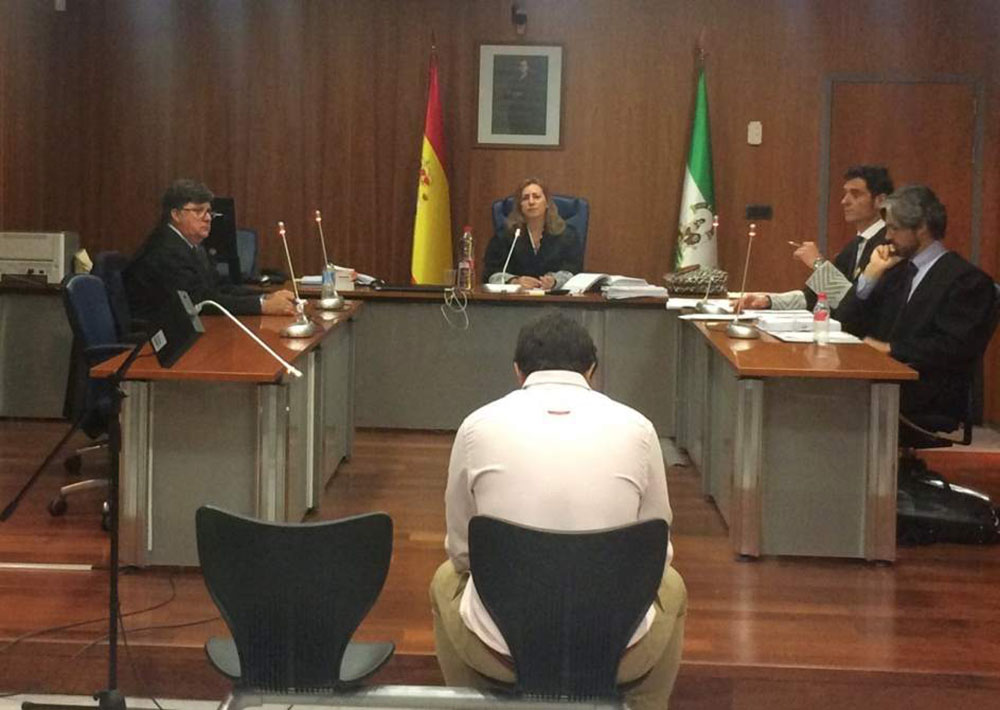 El acusado ha reconocido ante el tribunal ser el autor de los hechos.