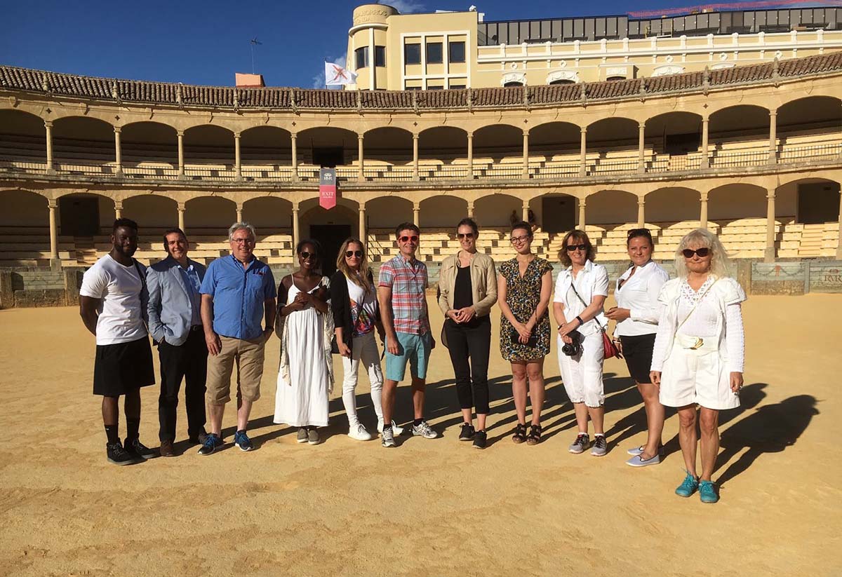 Los representantes de las agencias en la plaza de toros de Ronda.