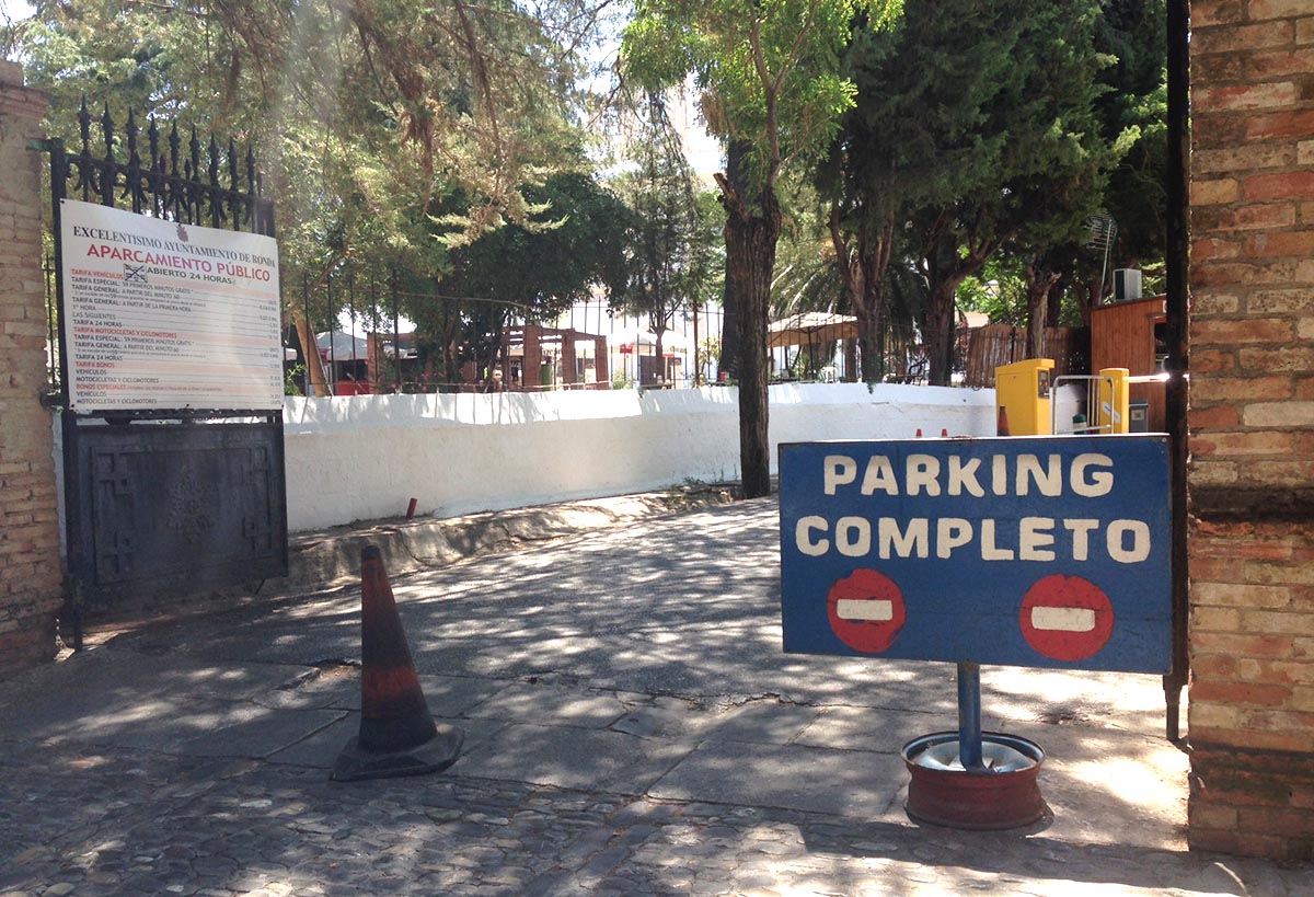 La mayoría de los días laborables el aparcamiento de El Castillo está completo a partir de las 12.00 horas.