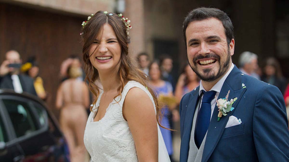 Los novios tras la celebración de la boda.