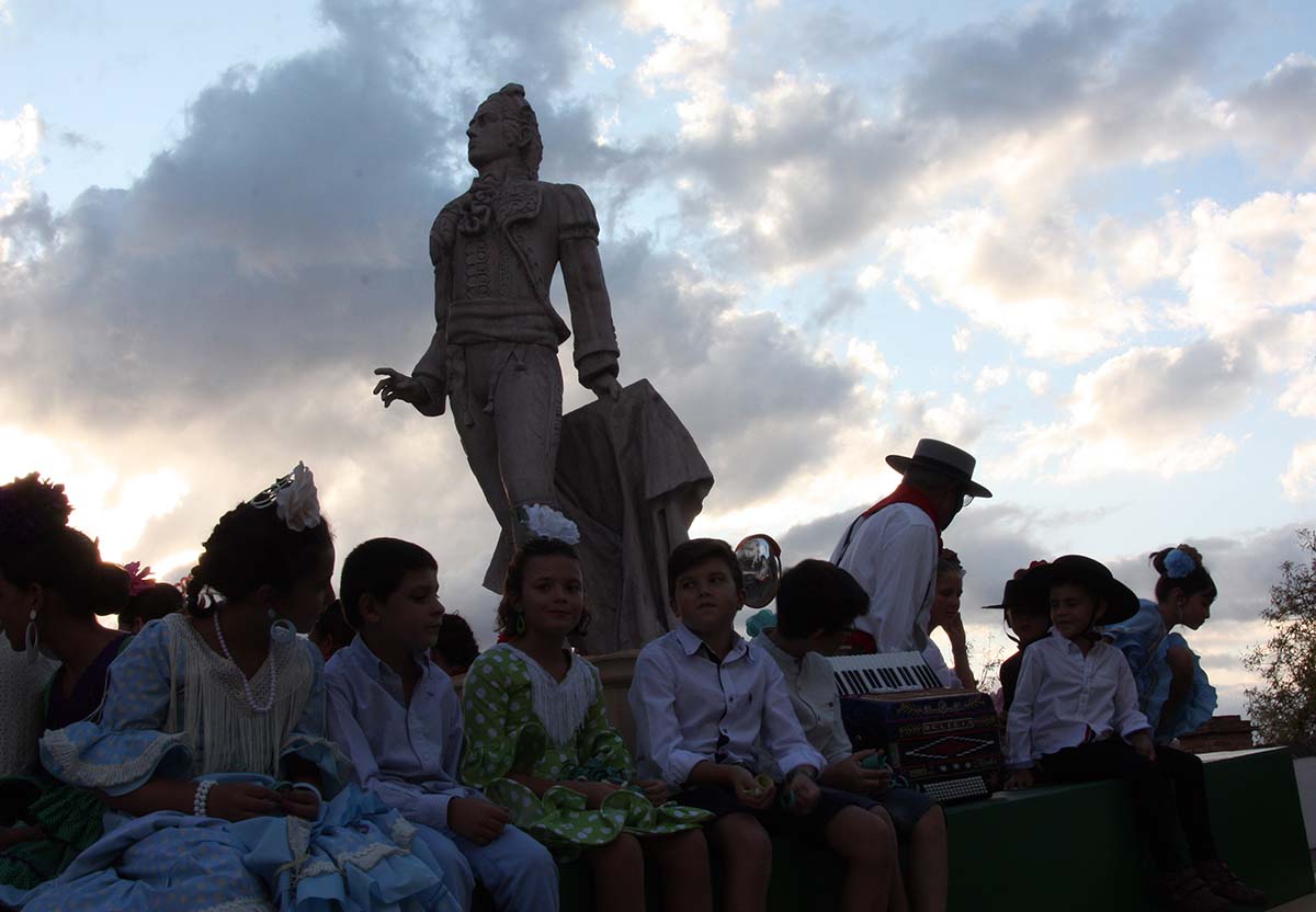 A pesar de las intensas lluvias de las últimas horas la Feria de Ronda ha arrancado con la Cabalgata de la Alegría.
