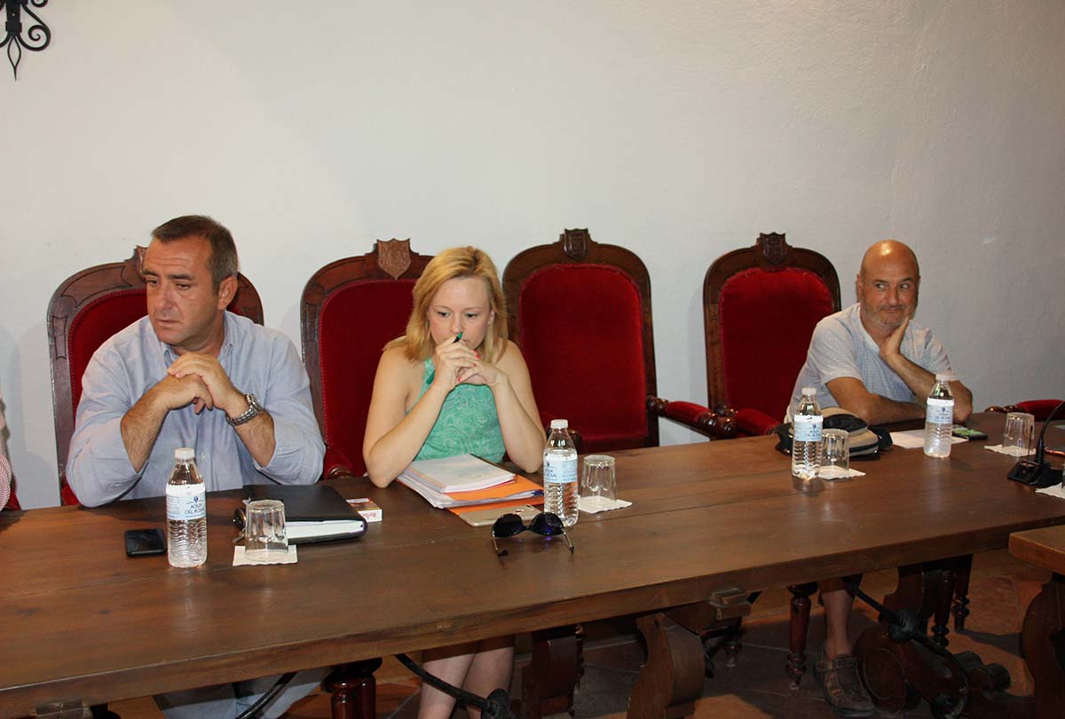El asiento vacío que ha dejado el concejal socialista que ha presentado su dimisión.