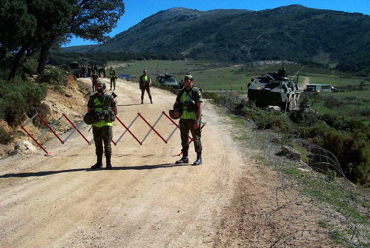 Imágenes de archivo de unas maniobras militares realizadas por la Legión en la zona de Las Navetas.