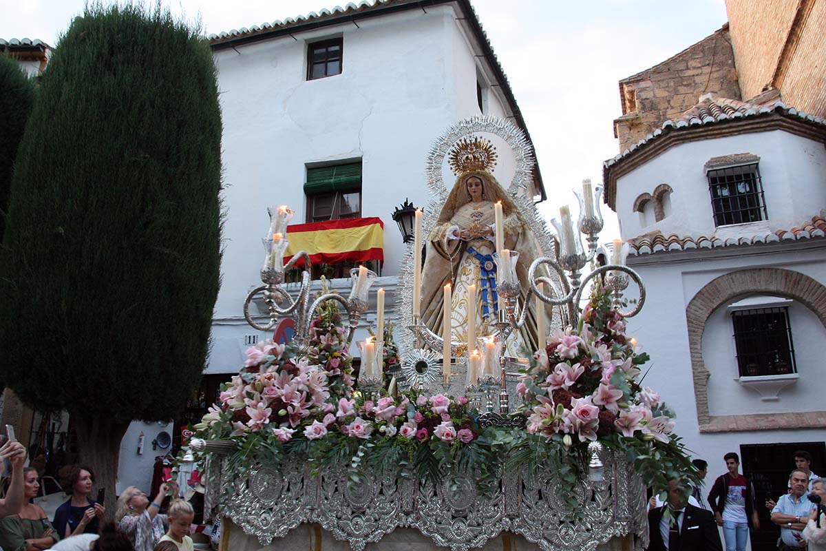 Imagen de archivo de la procesión de Nuestra Señora de la Aurora en las calles rondeñas.