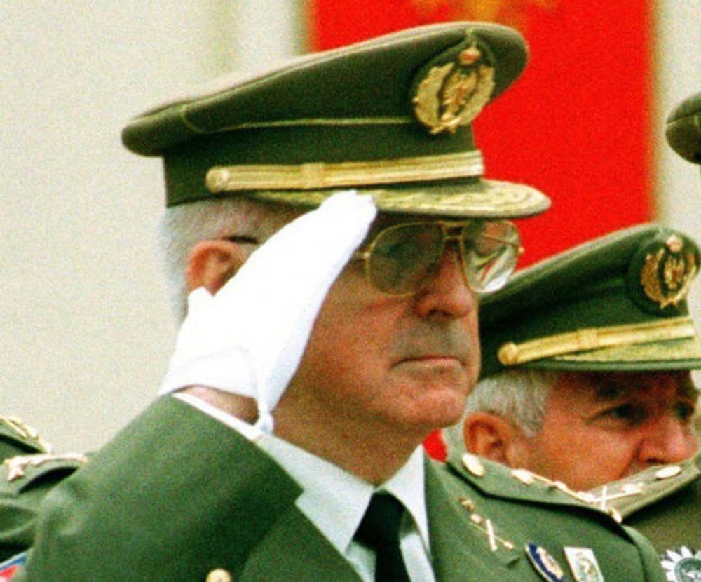 Imagen de archivo del general fallecido en un acto castrense.