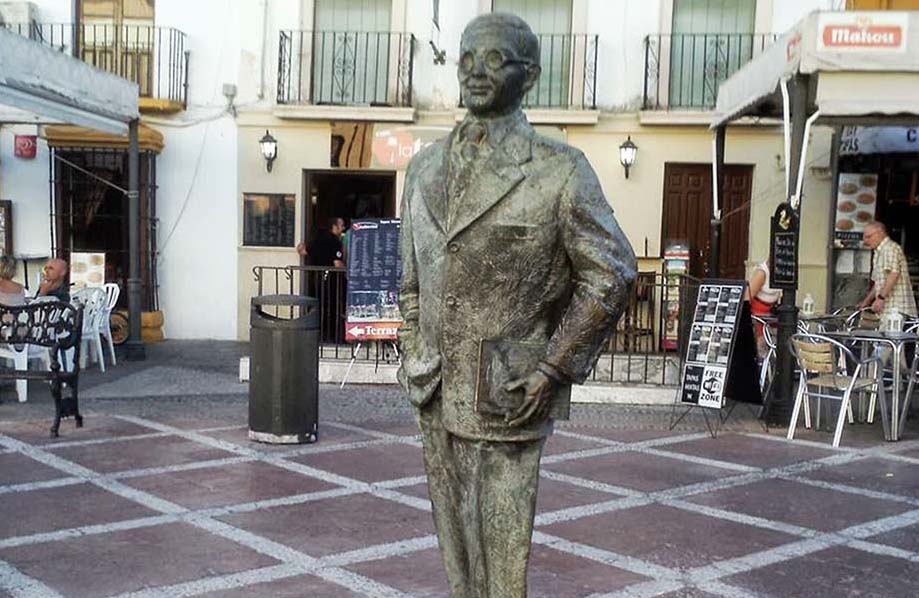 Estatua de Blas Infande, padre de la Patria Andaluza, en la plaza del Socorro de Ronda.