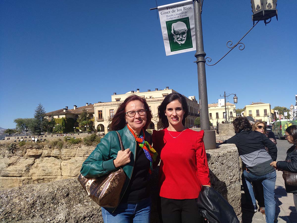 Las investigadoras Encarmación Lemus y Carmen Gaitán han participado hoy en el congreso.